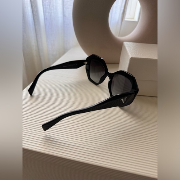 Prada Sunglasses - Picture 4 of 6